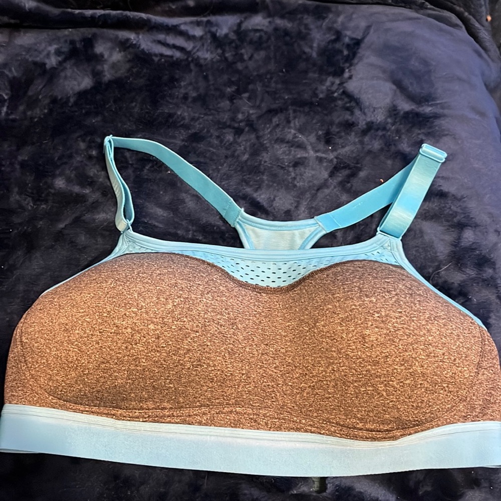 Sports bra new without tags!